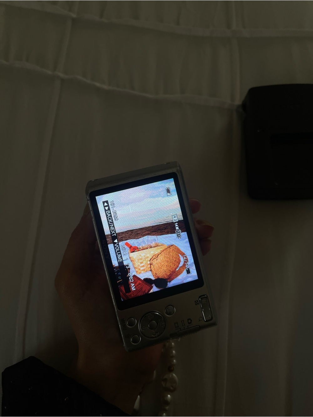 Sony Silver Cyber-shot Compact Digital Camera with Charger and Battery - Picture 3 of 6
